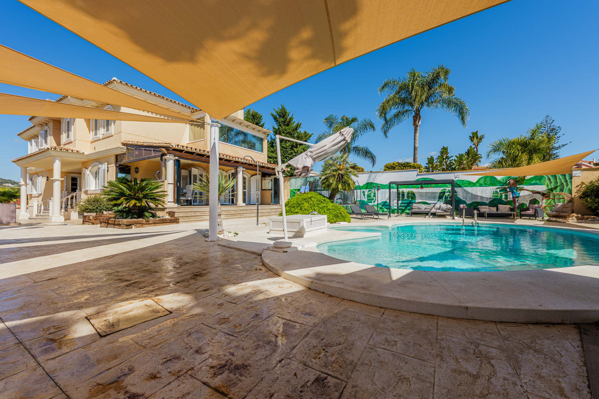 8 Bed Townhouse for sale in Puerto De La Torre Costa Del Sol, Málaga, Spain