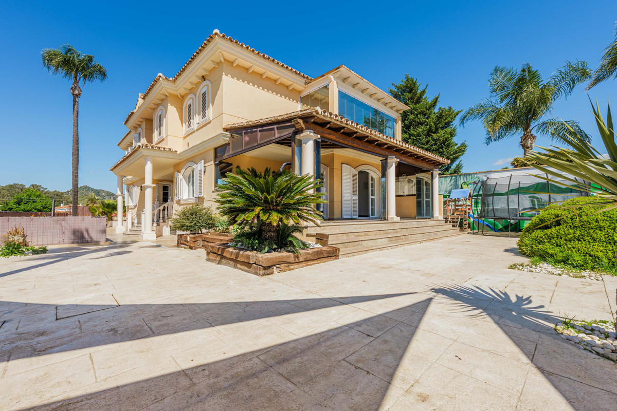 8 Bed Townhouse for sale in Puerto De La Torre Costa Del Sol, Málaga, Spain