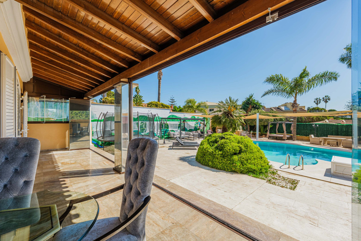 8 Bed Townhouse for sale in Puerto De La Torre Costa Del Sol, Málaga, Spain