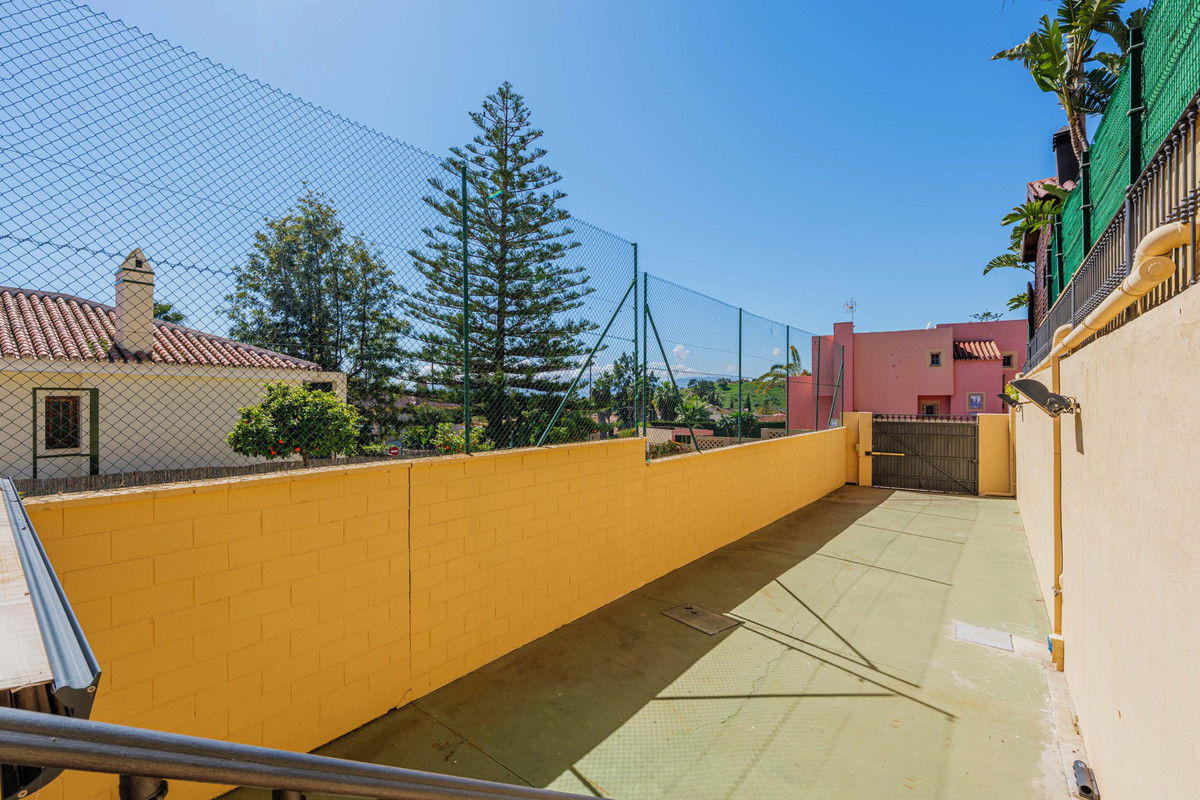8 Bed Townhouse for sale in Puerto De La Torre Costa Del Sol, Málaga, Spain