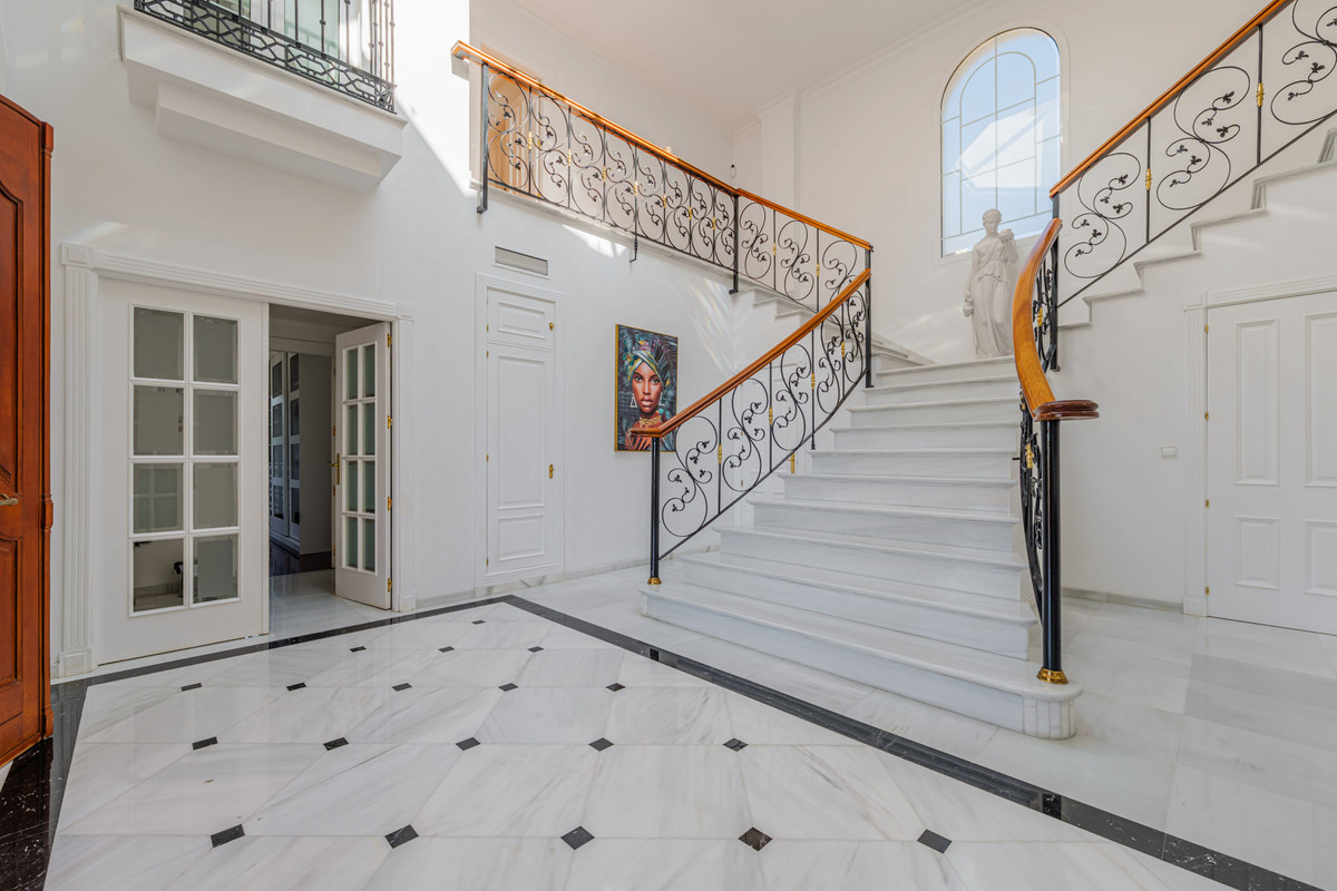 8 Bed Townhouse for sale in Puerto De La Torre Costa Del Sol, Málaga, Spain