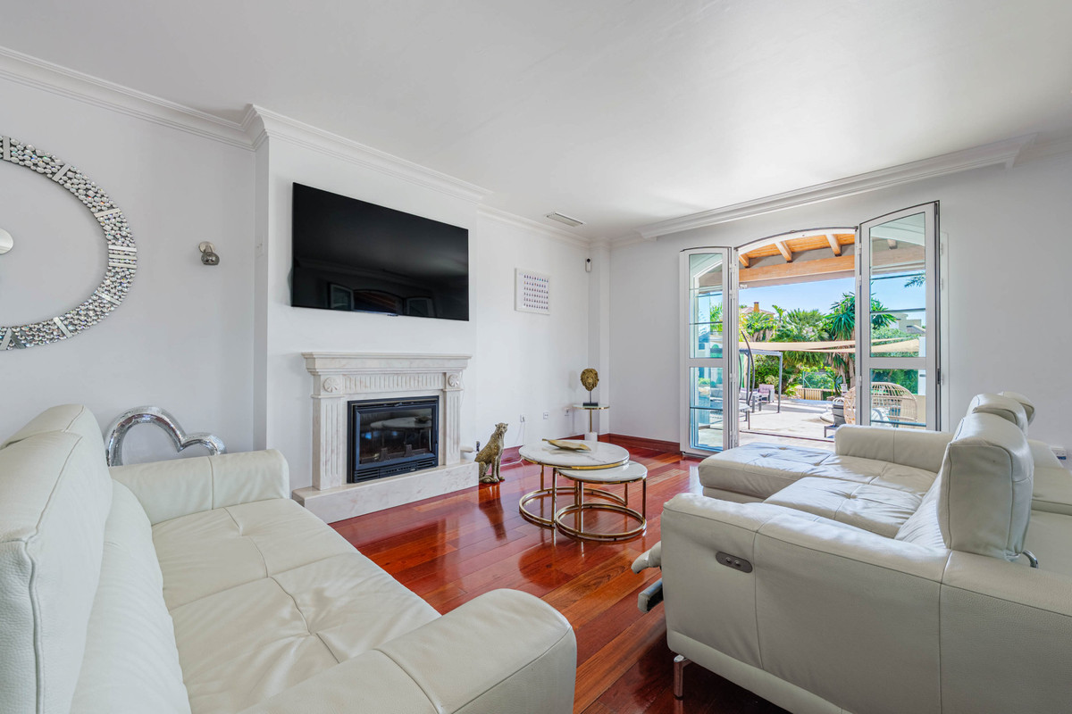 8 Bed Townhouse for sale in Puerto De La Torre Costa Del Sol, Málaga, Spain