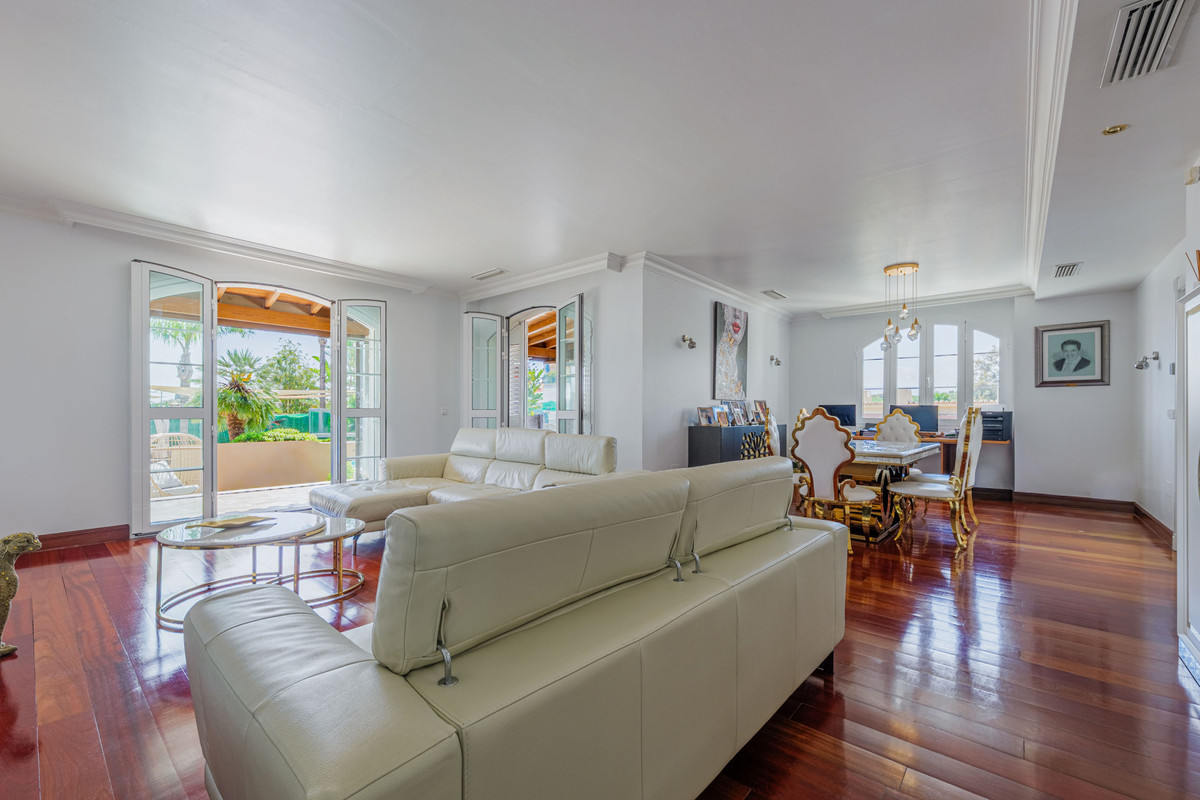 8 Bed Townhouse for sale in Puerto De La Torre Costa Del Sol, Málaga, Spain