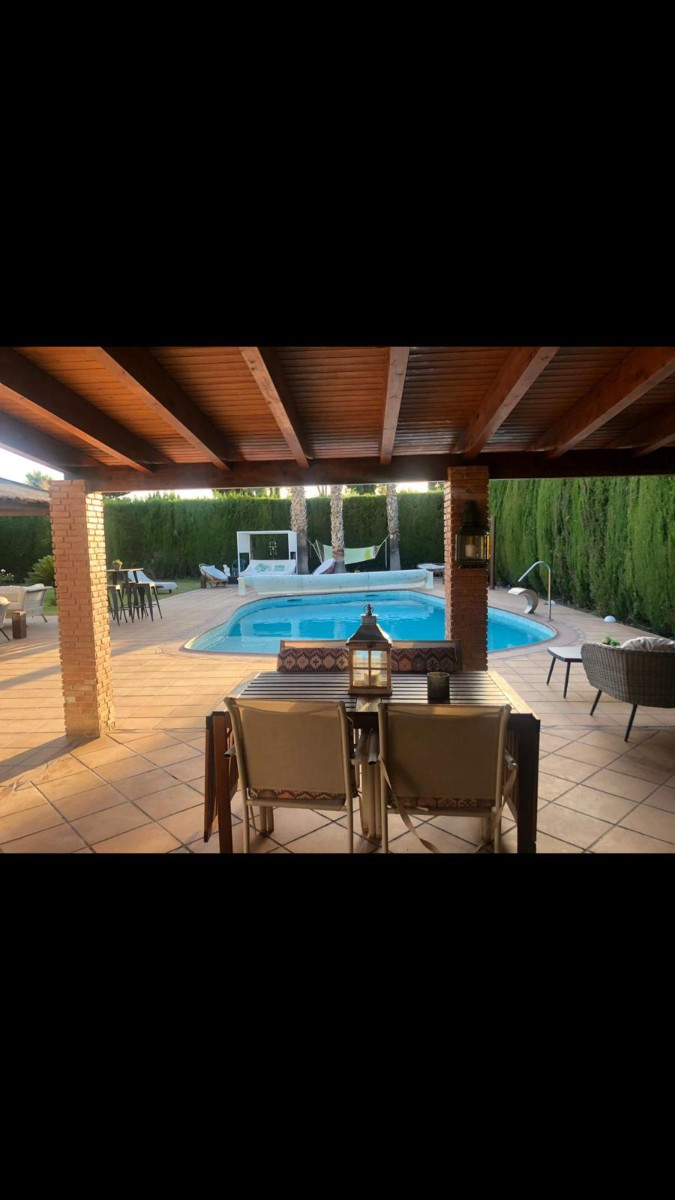 4 Bed Townhouse for sale in Elda Costa Blanca, Alicante, Spain