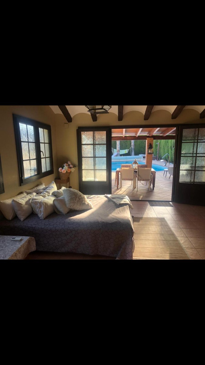 4 Bed Townhouse for sale in Elda Costa Blanca, Alicante, Spain