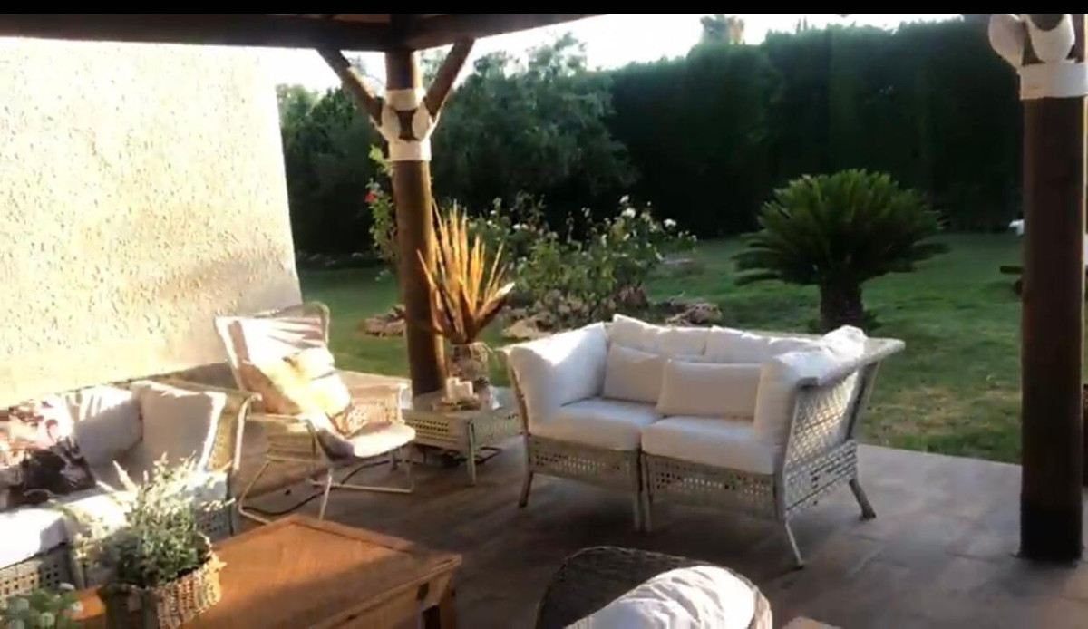 4 Bed Townhouse for sale in Elda Costa Blanca, Alicante, Spain