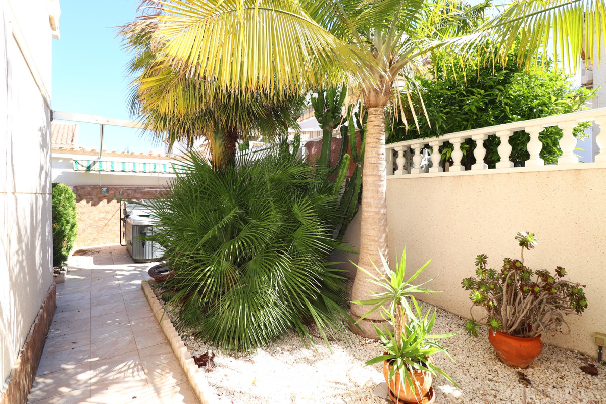 Se vende Villa - Chalet de 2 dormitorios en Costa Blanca, Alicante, España