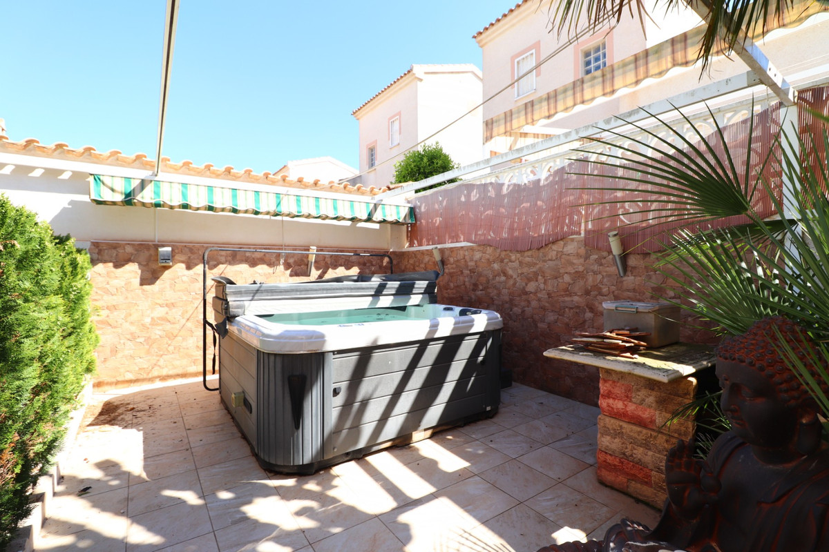 Se vende Villa - Chalet de 2 dormitorios en Costa Blanca, Alicante, España