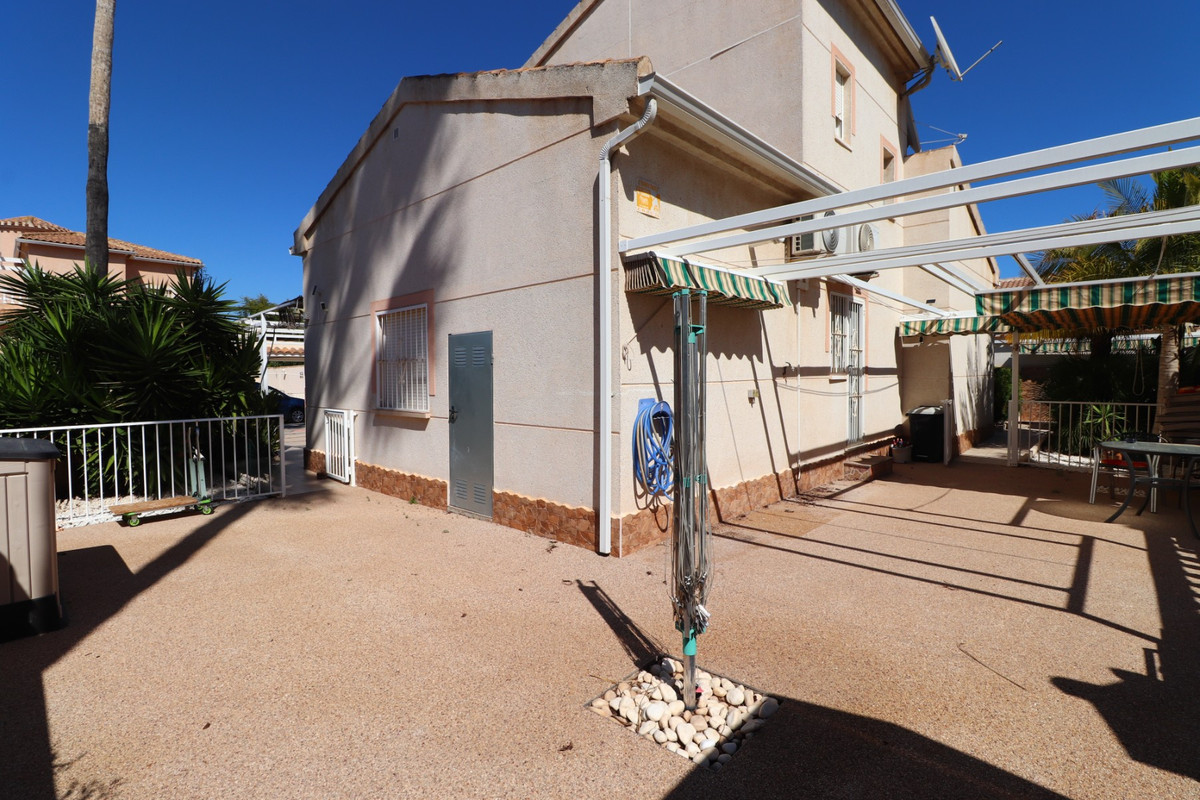 Se vende Villa - Chalet de 2 dormitorios en Costa Blanca, Alicante, España