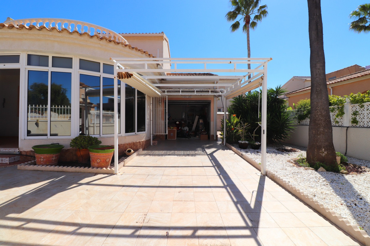 Se vende Villa - Chalet de 2 dormitorios en Costa Blanca, Alicante, España