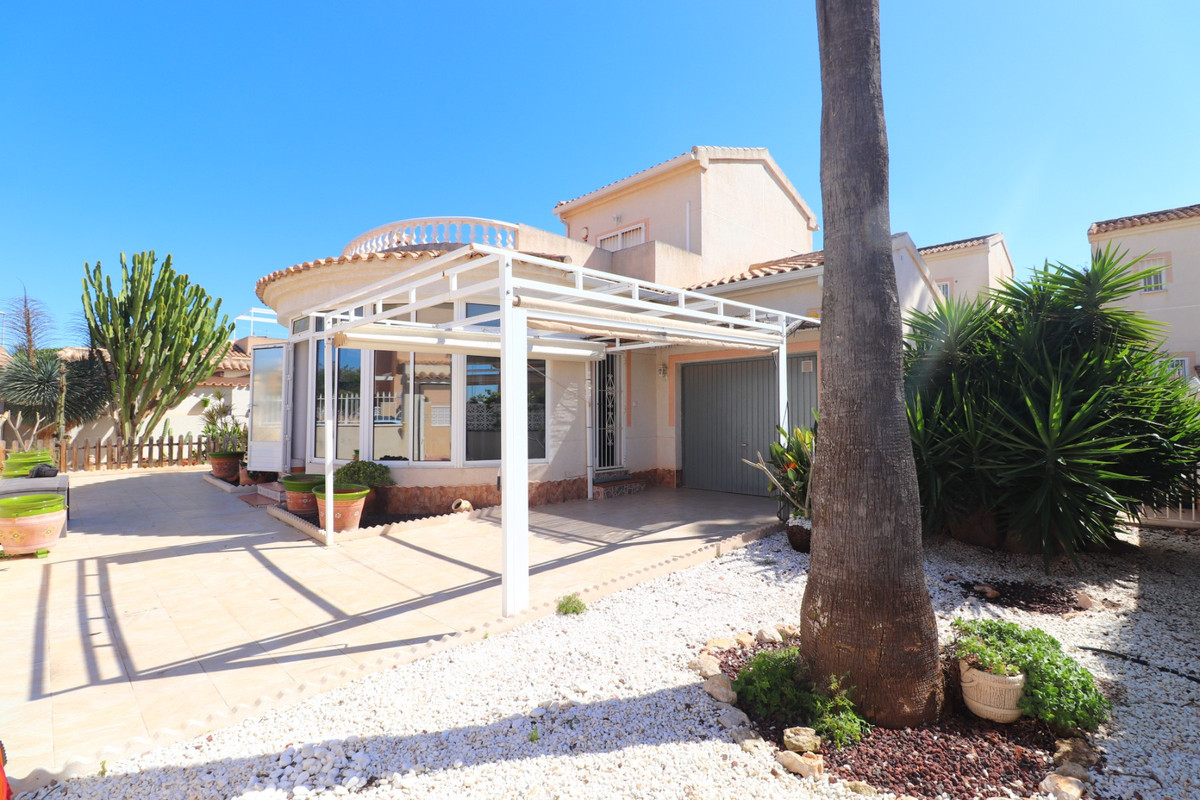 Se vende Villa - Chalet de 2 dormitorios en Costa Blanca, Alicante, España