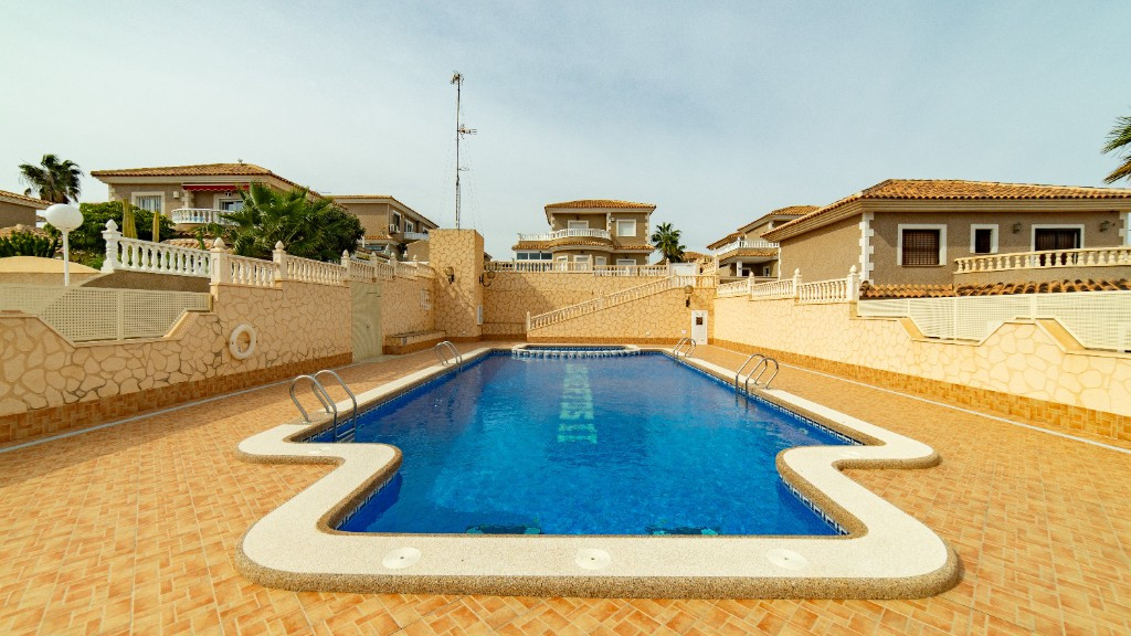 2 Bed Townhouse for sale in Los Altos Costa Blanca, Alicante, Spain