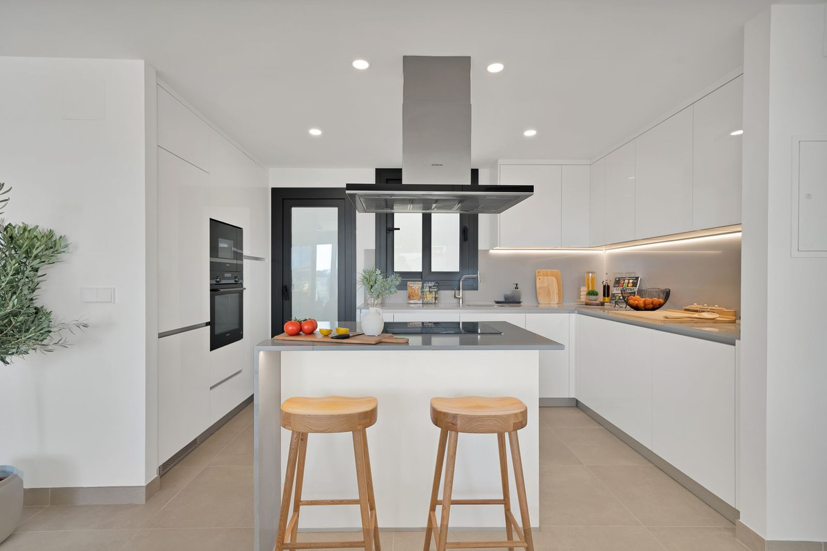 3 Bed Apartment for sale in Estepona Costa Del Sol, Málaga, Spain