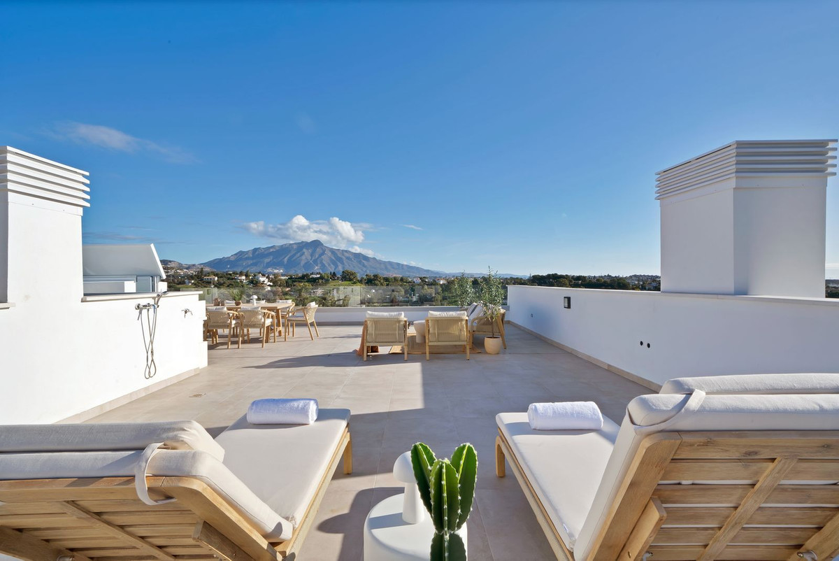 3 Bed Apartment for sale in Estepona Costa Del Sol, Málaga, Spain
