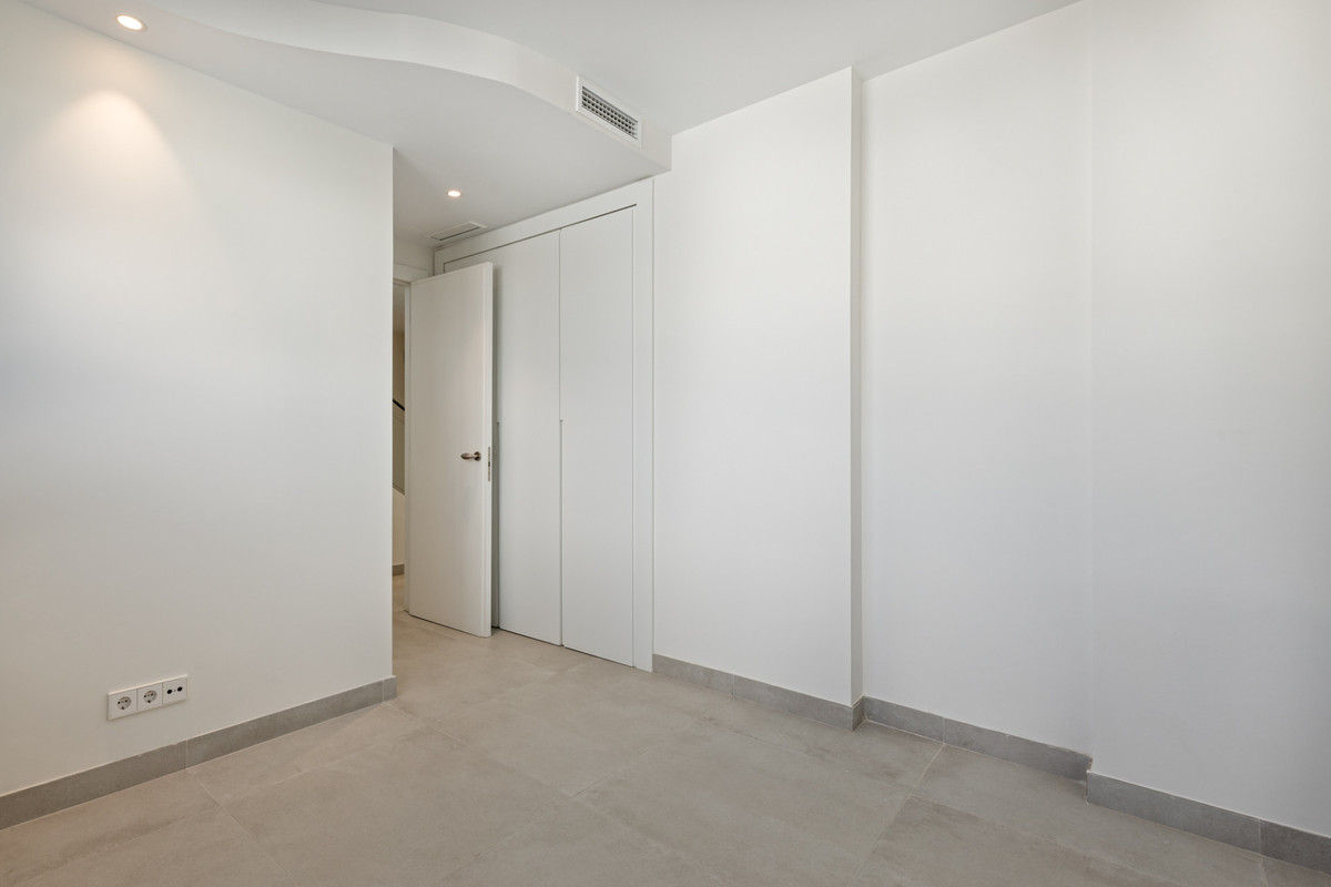 Se vende Pareada de 4 dormitorios en Costa Del Sol, Málaga, España