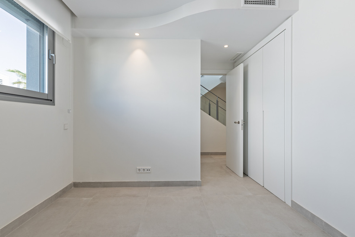 Se vende Pareada de 4 dormitorios en Costa Del Sol, Málaga, España