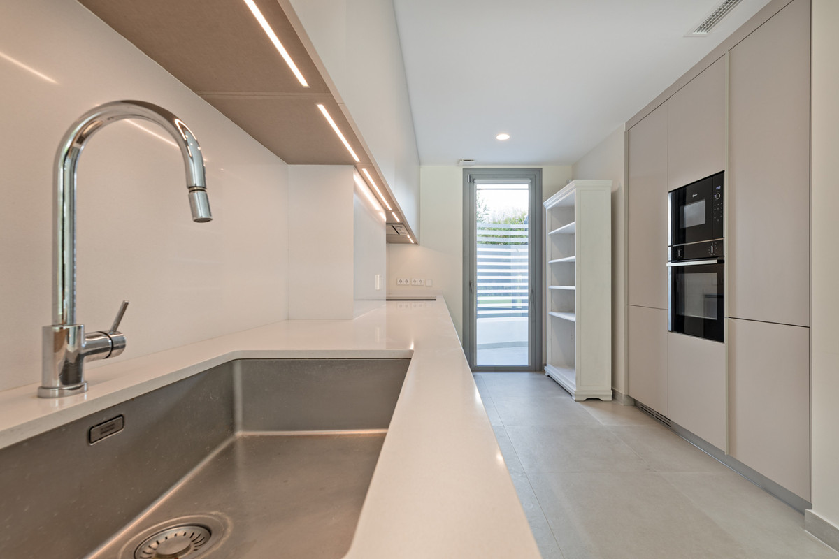 Se vende Pareada de 4 dormitorios en Costa Del Sol, Málaga, España