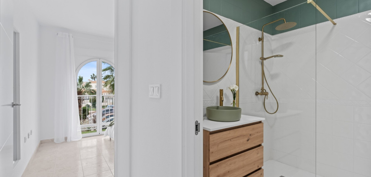 2 Bed Townhouse for sale in La Florida Costa Blanca, Alicante, Spain