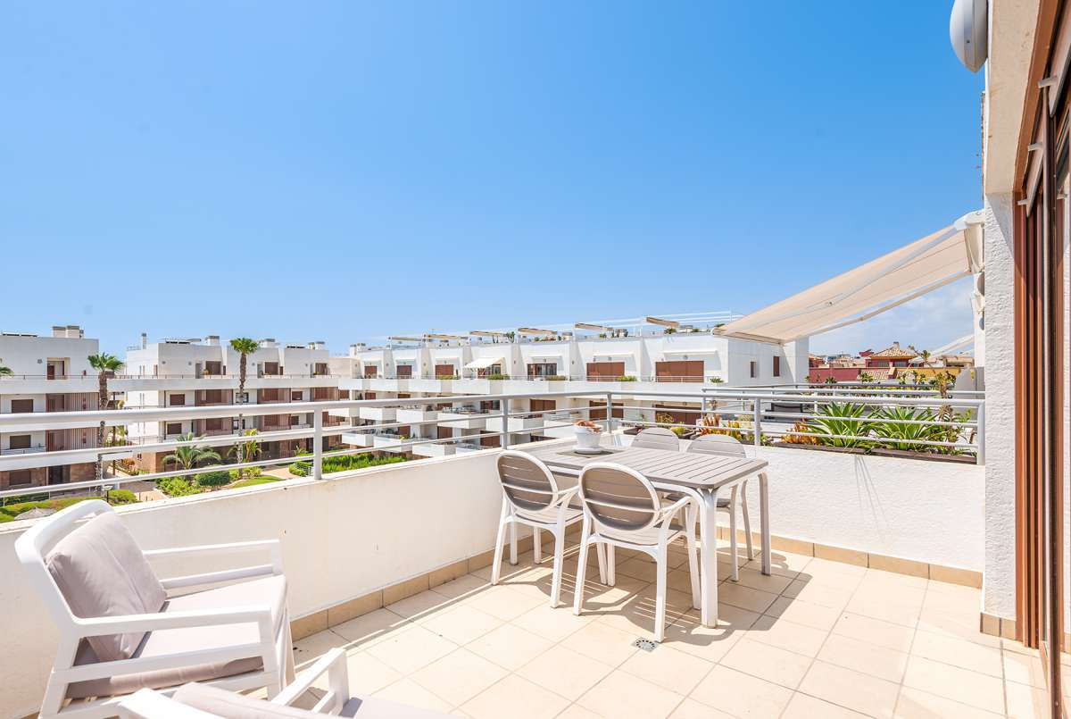 Se vende Apartamento Planta Media de 2 dormitorios en Costa Blanca, Alicante, España