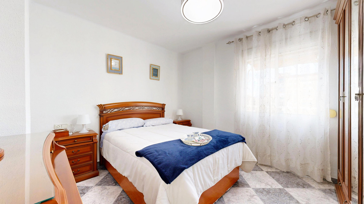 Se vende Apartamento Planta Media de 3 dormitorios en Costa Del Sol, Málaga, España