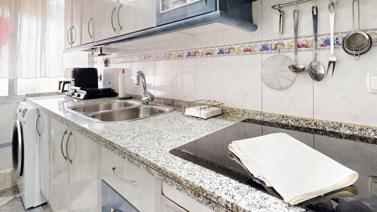 Se vende Apartamento Planta Media de 3 dormitorios en Costa Del Sol, Málaga, España