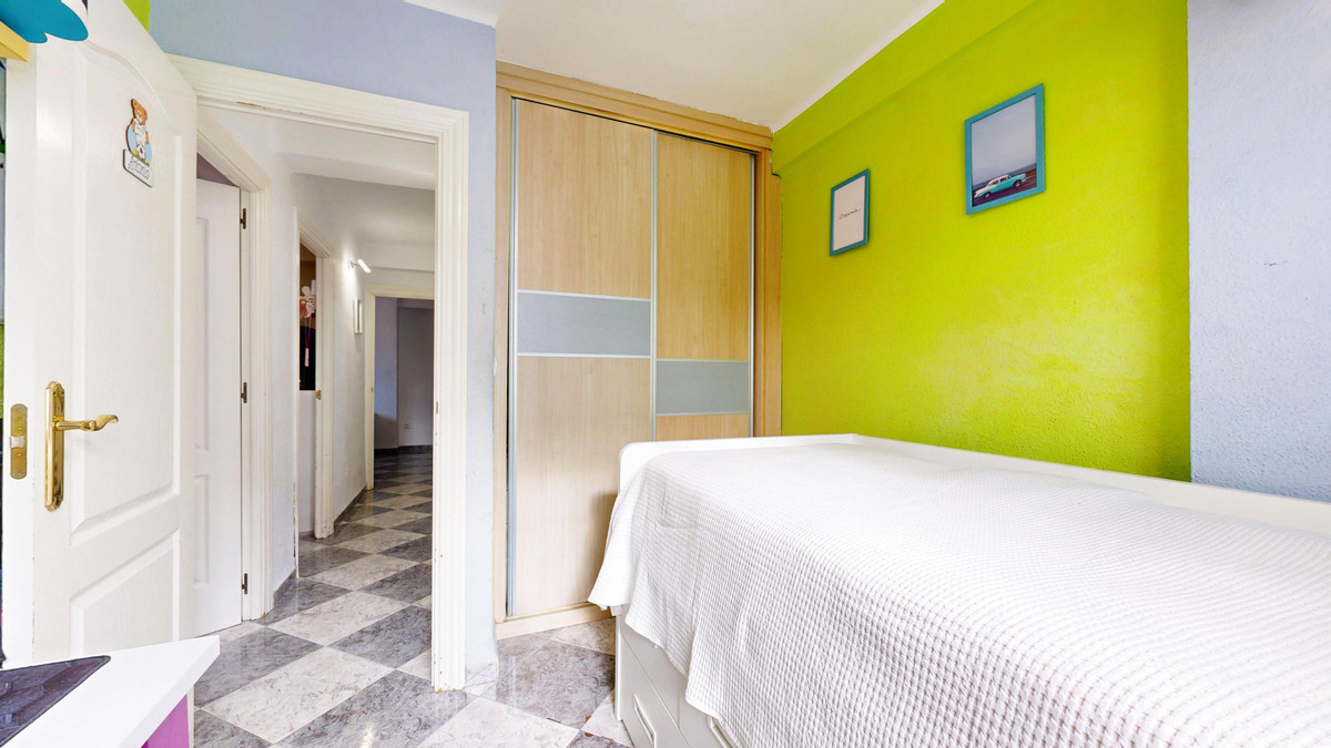 Se vende Apartamento Planta Media de 3 dormitorios en Costa Del Sol, Málaga, España