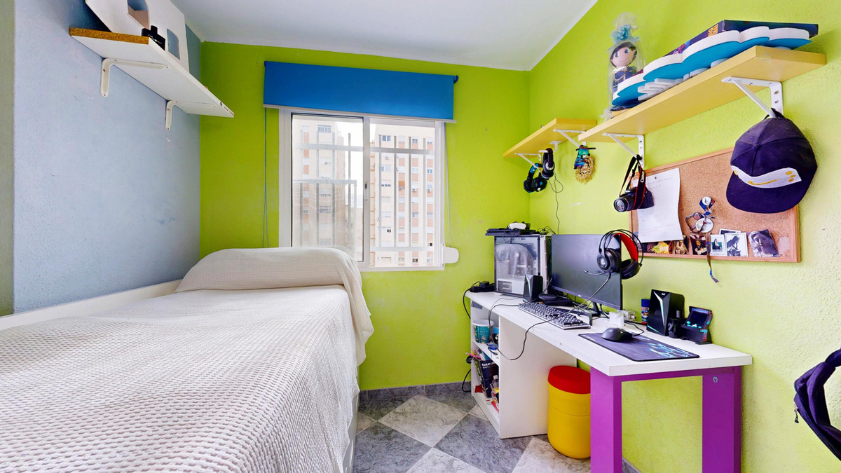 Se vende Apartamento Planta Media de 3 dormitorios en Costa Del Sol, Málaga, España