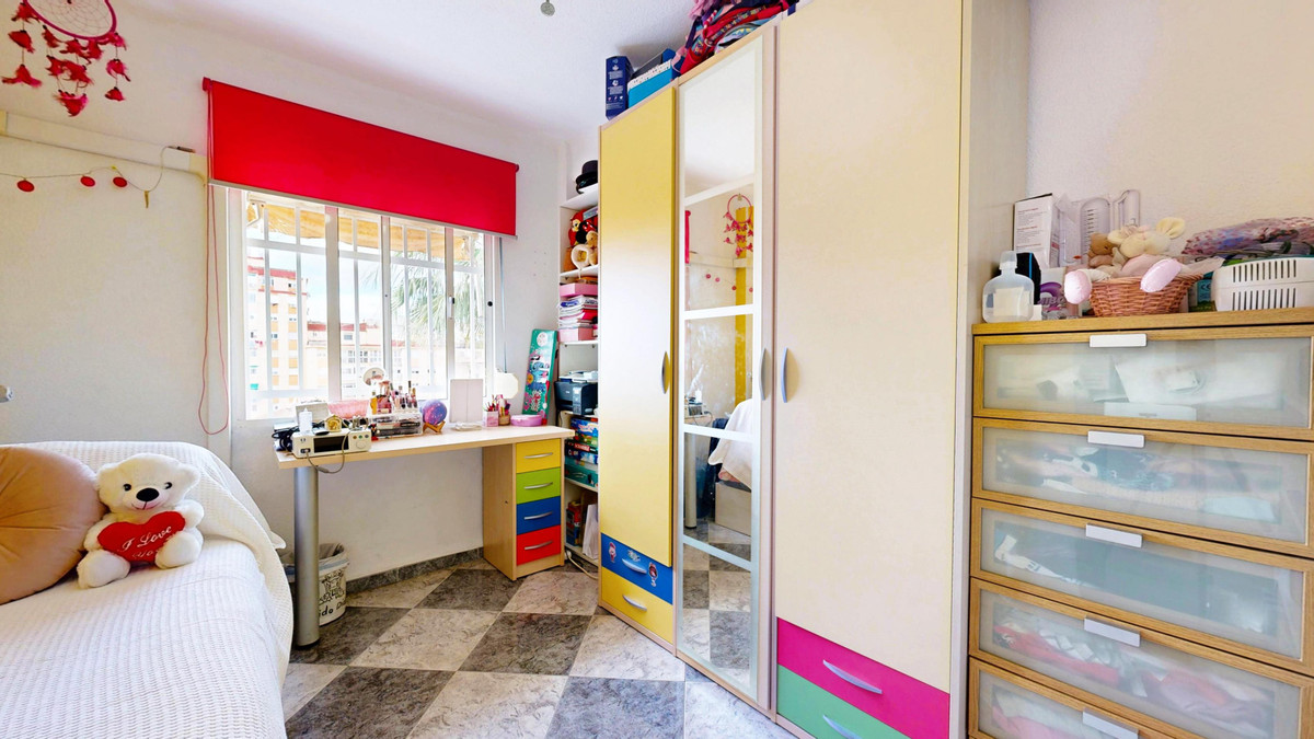 Se vende Apartamento Planta Media de 3 dormitorios en Costa Del Sol, Málaga, España