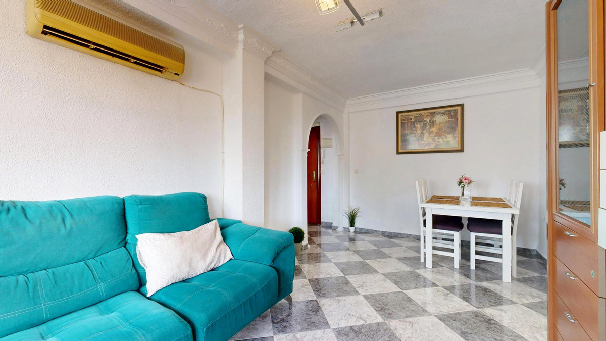 Se vende Apartamento Planta Media de 3 dormitorios en Costa Del Sol, Málaga, España