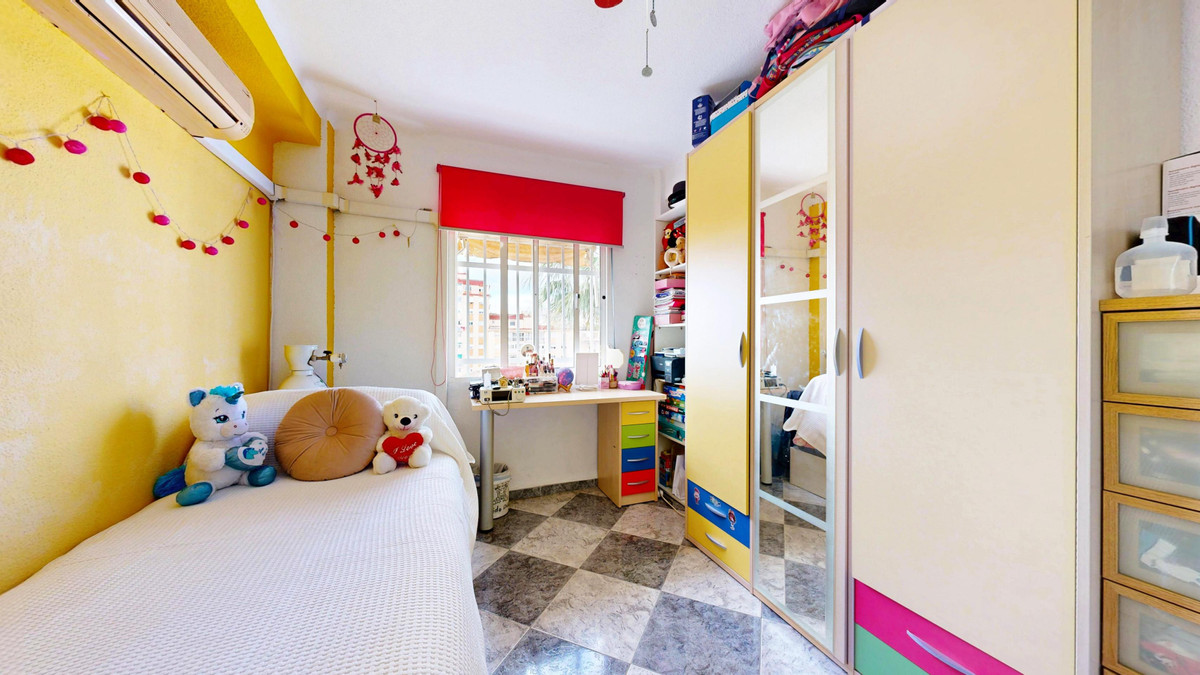 Se vende Apartamento Planta Media de 3 dormitorios en Costa Del Sol, Málaga, España