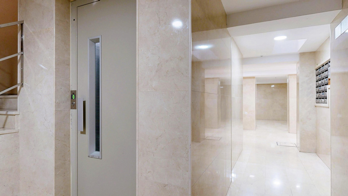 Se vende Apartamento Planta Media de 3 dormitorios en Costa Del Sol, Málaga, España