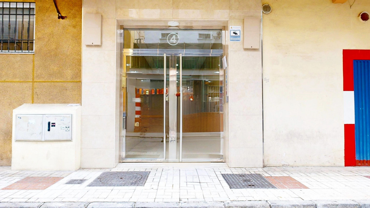Se vende Apartamento Planta Media de 3 dormitorios en Costa Del Sol, Málaga, España