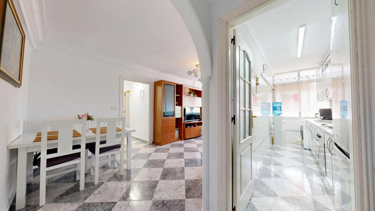 Se vende Apartamento Planta Media de 3 dormitorios en Costa Del Sol, Málaga, España