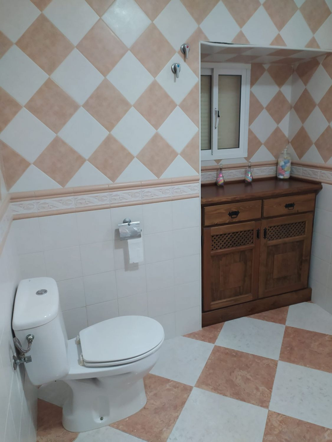Se vende Villa - Chalet de 5 dormitorios en Costa Del Sol, Málaga, España