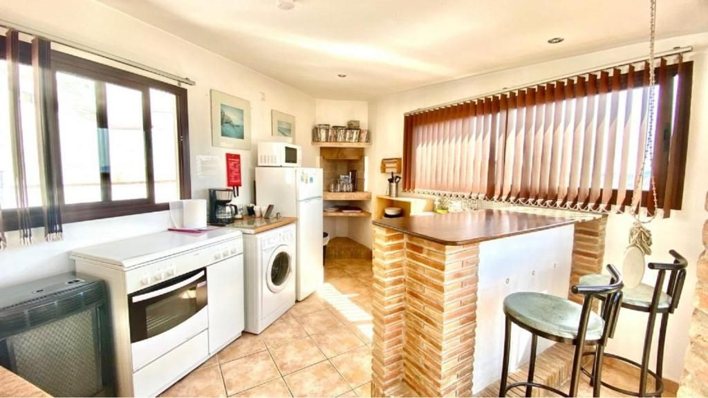 5 Bed Commercial unit for sale in Casarabonela Costa Del Sol, Málaga, Spain
