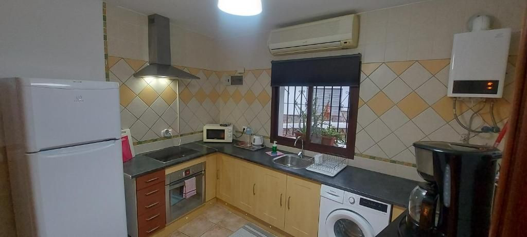 5 Bed Commercial unit for sale in Casarabonela Costa Del Sol, Málaga, Spain
