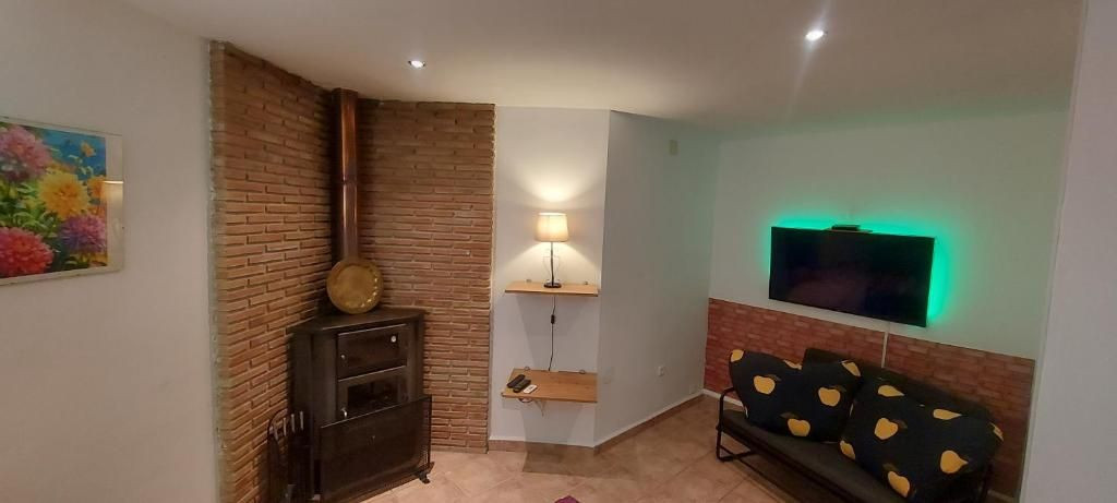 5 Bed Commercial unit for sale in Casarabonela Costa Del Sol, Málaga, Spain