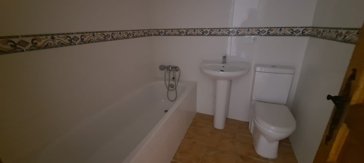 Se vende Villa - Chalet de 3 dormitorios en Costa Del Sol, Málaga, España