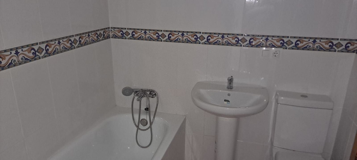 Se vende Villa - Chalet de 3 dormitorios en Costa Del Sol, Málaga, España