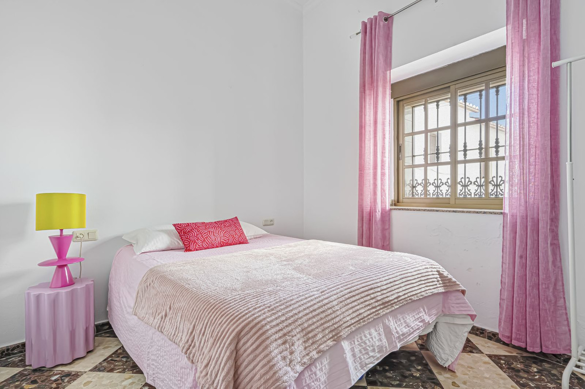 6 Bed Townhouse for sale in Ardales Costa Del Sol, Málaga, Spain
