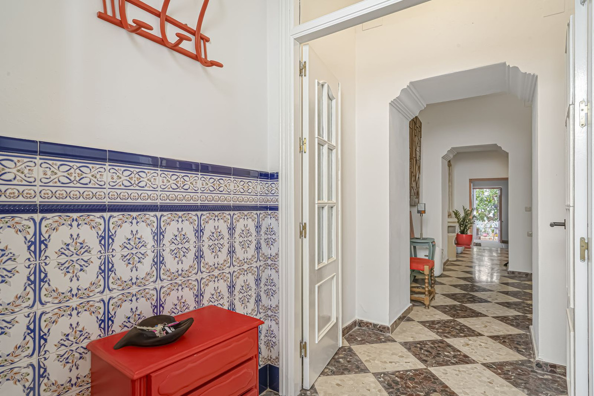 6 Bed Townhouse for sale in Ardales Costa Del Sol, Málaga, Spain