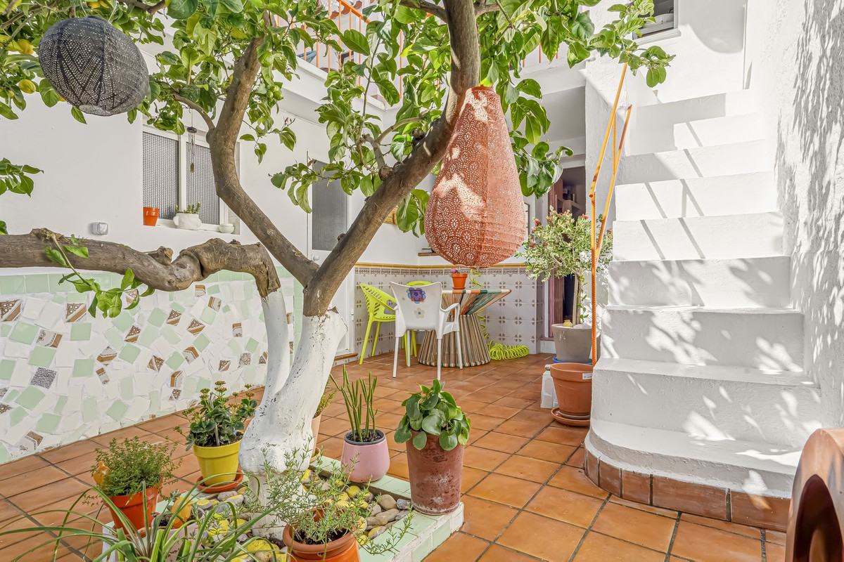 6 Bed Townhouse for sale in Ardales Costa Del Sol, Málaga, Spain