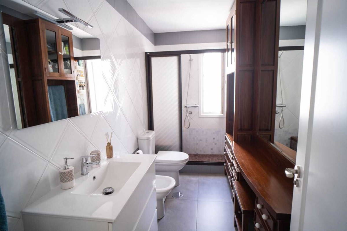 Se vende Adosada de 6 dormitorios en Costa Del Sol, Málaga, España