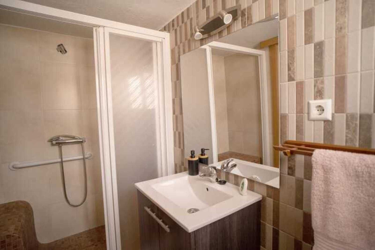 Se vende Adosada de 6 dormitorios en Costa Del Sol, Málaga, España