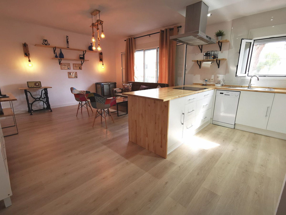 2 Bed Apartment for sale in Benalmadena Costa Del Sol, Málaga, Spain