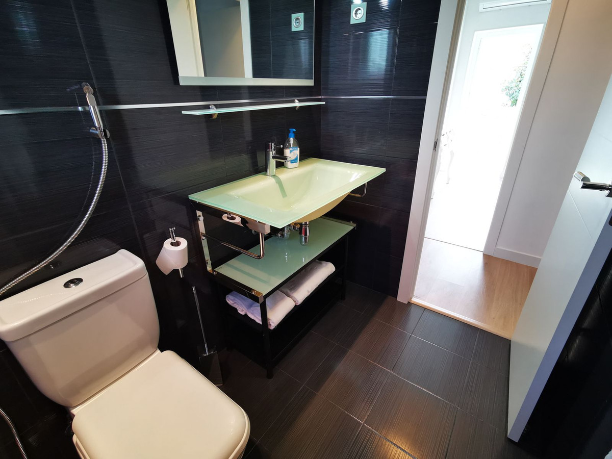 2 Bed Apartment for sale in Benalmadena Costa Del Sol, Málaga, Spain