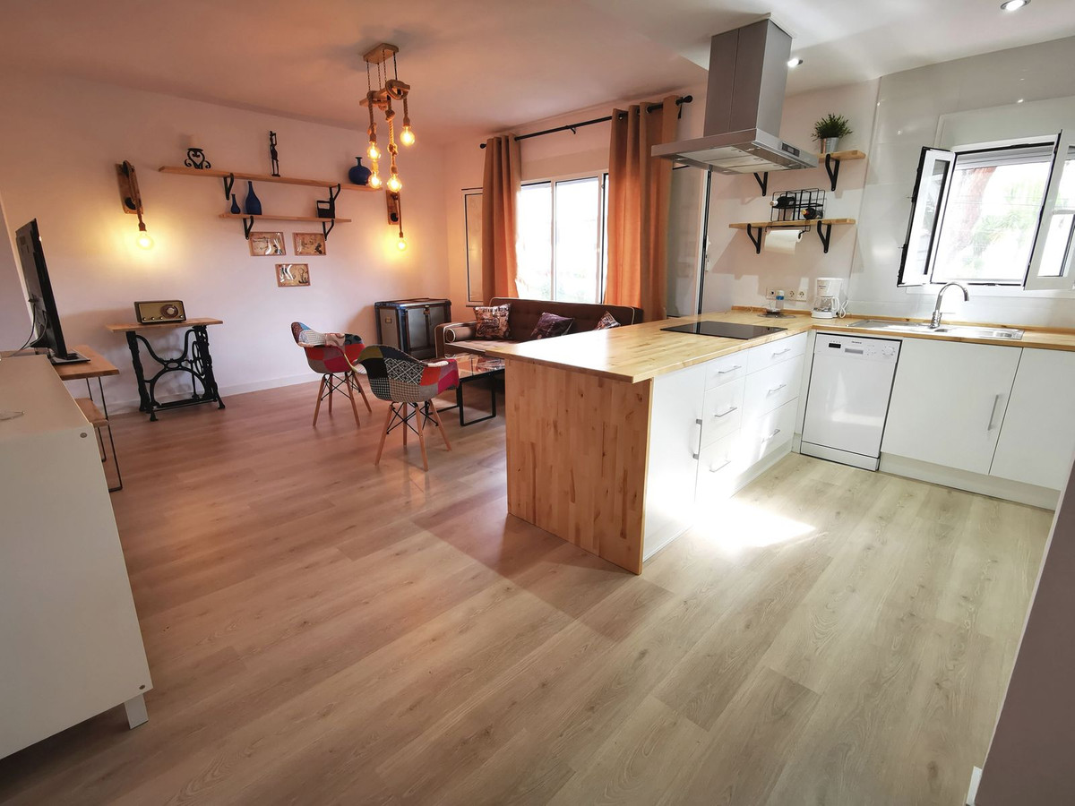 2 Bed Apartment for sale in Benalmadena Costa Del Sol, Málaga, Spain