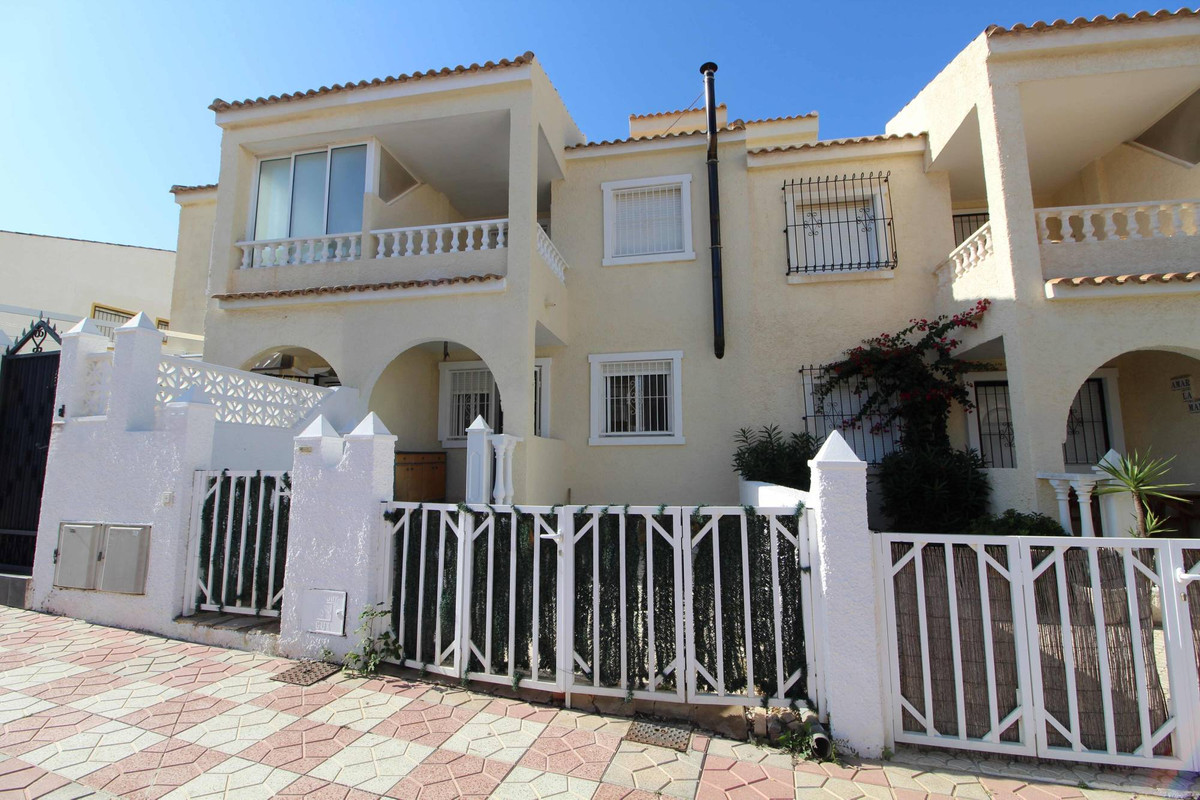 2 Bed Townhouse for sale in Gran Alacant Costa Blanca, Alicante, Spain