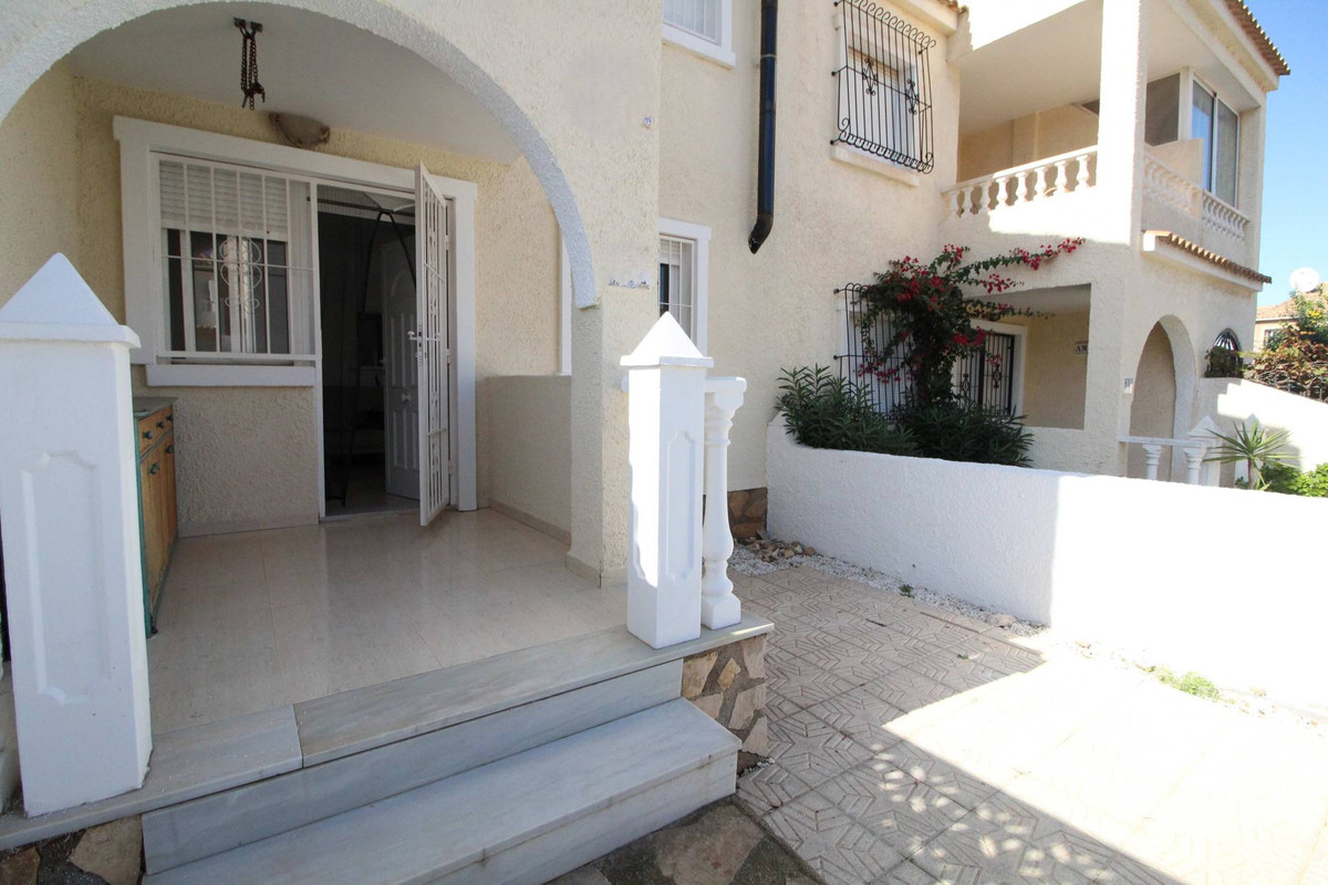 2 Bed Townhouse for sale in Gran Alacant Costa Blanca, Alicante, Spain