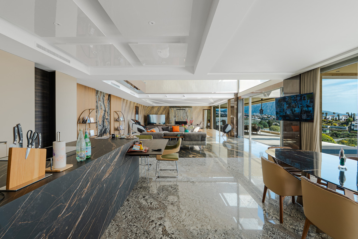 Se vende Villa - Chalet de 5 dormitorios en Costa Del Sol, Málaga, España